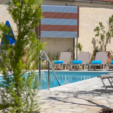 Argoulides Traditional Appartments * Chania (Crete)